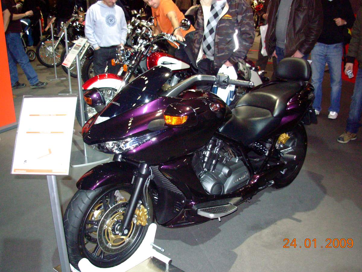 Honda_DN-01.JPG